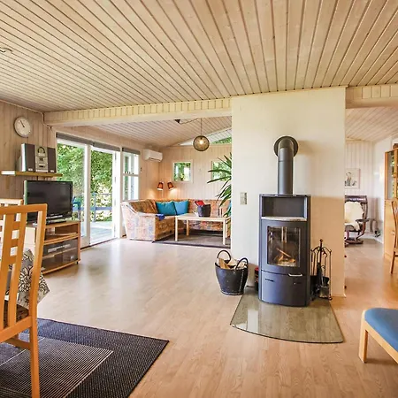 Holiday home Lillebo *