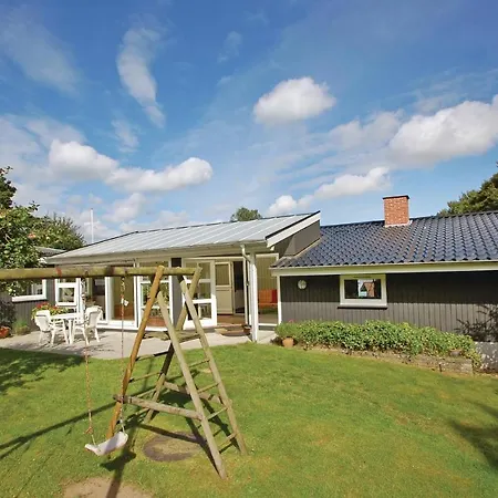 Lillebo Holiday home *